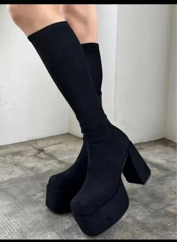 에모다 롱 부츠