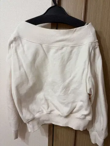 SNIDEL 원 숄더 로고 맨투맨