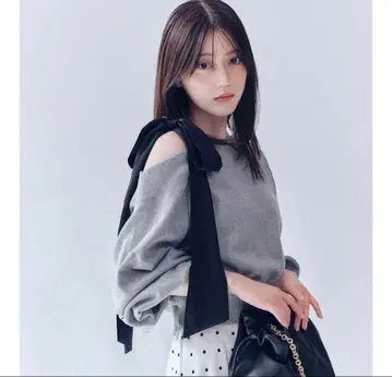 프레이 아이디 빅 리본 원숄더 티셔츠