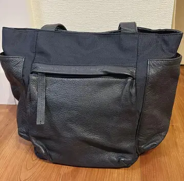 CRESCENT 크레센트 핸드백 네이비