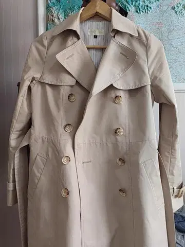 베이지 더블 브레스트 롱 코트