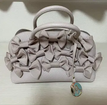 엠즈 그레이시의 백