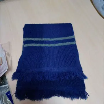 네이비 그린 스트라이프 스카프