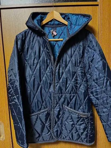 LAVENHAM 네이비 퀼팅 자켓