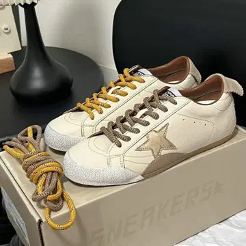 새상품 GOLDEN GOOSE GGDB 빈티지 화이트 얇은 밑창 스니커즈