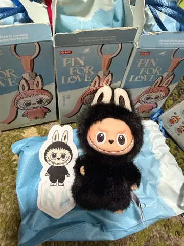 THE MONSTERS 러브 PIN FOR LOVE 봉제 인형 R