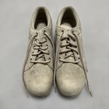 미사용 새상품 BROOKS 브룩 스니커즈 23.5cm