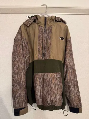 카모플라쥬 마운틴 후드티 후드 부착