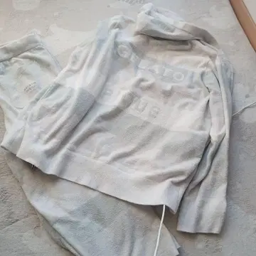 젤라또피케 스무디 로고 보더 상하의