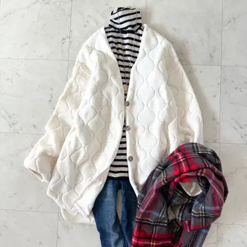 컨디션 최상 비어즐리 퀼트 라이너풍 롱 가디건 루즈핏 최근 모델