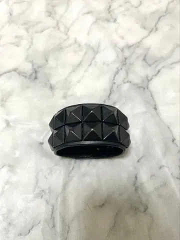 Number (N)ine studs bracelet