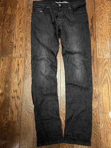 엠포리오 아르마니 스트레이트 데님