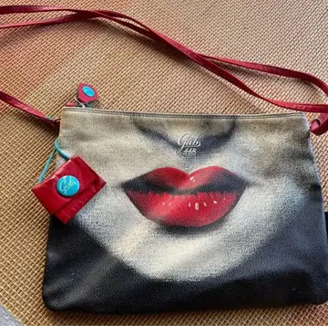 Gabs 립 디자인 숄더백