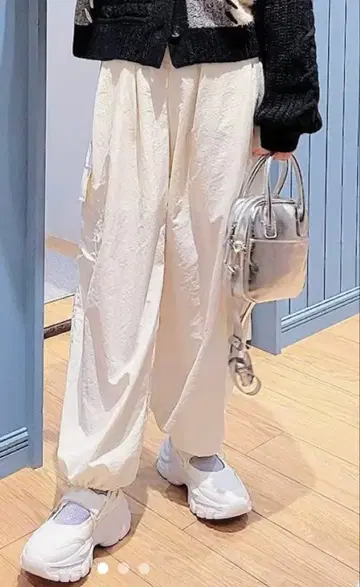 화이트 카고 팬츠 와이드