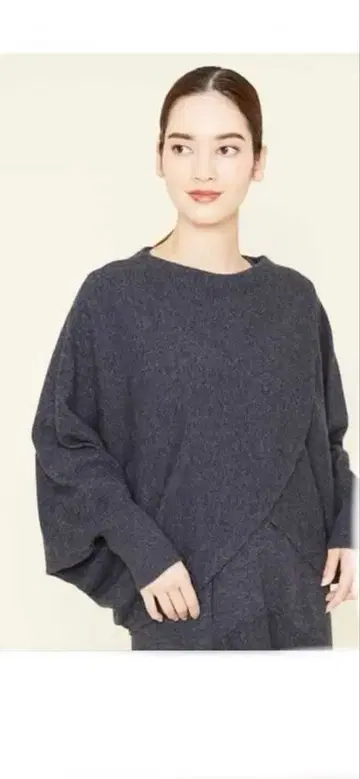 시빌라 (Sybilla) 디자인 케이프풍 카슈쿨 니트