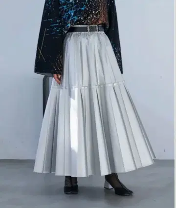 HARE 인조 가죽 플리츠 스커트 실버