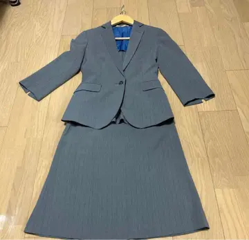 그레이 스트라이프 스커트 수트