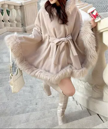 ROYAL PARTY 후드 퍼 케이프 코트