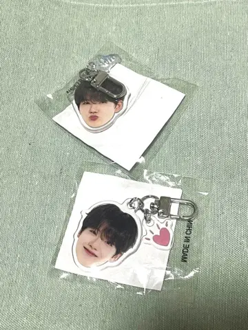 TREASURE PULSE ON 캡슐 토이 얼굴 아크릴 키링 준규 세트