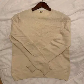 유니클로 캐시미어 스웨터 M