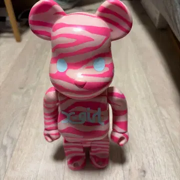 x-girl 베어브릭 피규어 핑크 스트라이프 400%