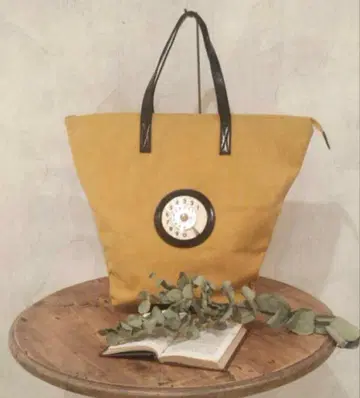 La Tilde 라 틸드 비어즐리 전화 백 새상품급