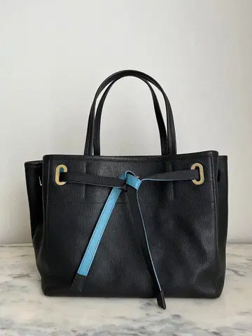 새상품급 ADMJ 컨클루전 토트백 가죽 블랙 블루