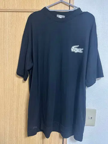 LACOSTE 오버 사이즈 백 프린트 T셔츠