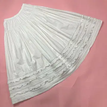 핑크하우스 화이트 피코프릴 핀턱 사용 스커트