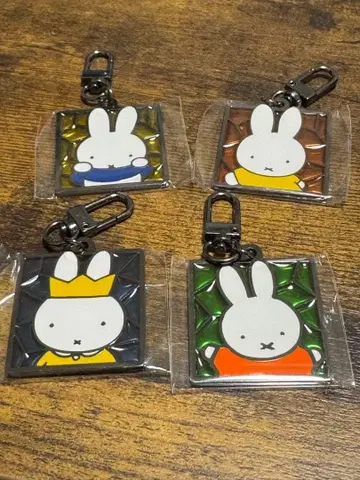 미피 70주년 기념 메탈 키체인