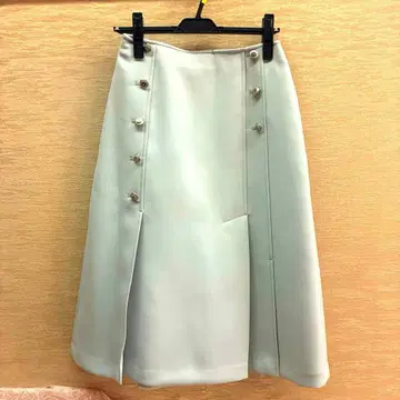 THE CLASSE (두클라쎄) 스커트 7호 라이트 그레이 버튼 디자인