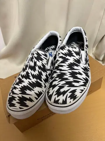 [연말연시 최종 할인] Vans 슬립온 번개 패턴 키시모토 새상품급