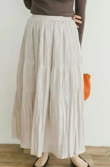 어반 리서치 마조리카 플리츠 샤이니 스커트