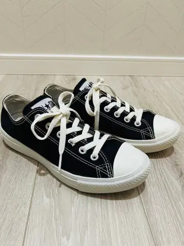 컨버스 블랙 스니커즈