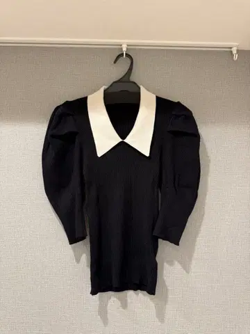 SNIDEL 블랙 니트탑 카라 부착