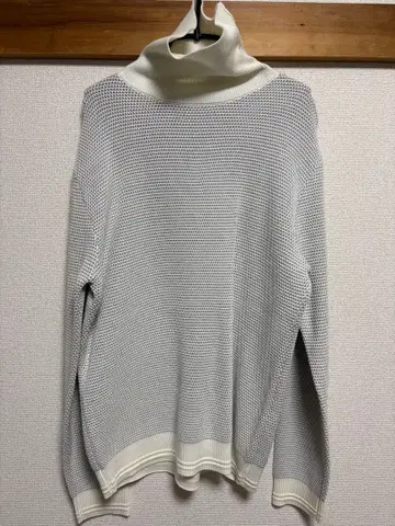AZUL by MOUSSY 화이트 터틀넥 니트 L 사이즈