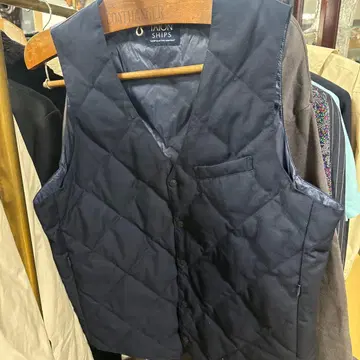 TAION SHIPS 네이비 퀼팅 베스트