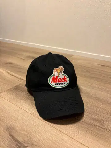 Mack Trucks 블랙 캡