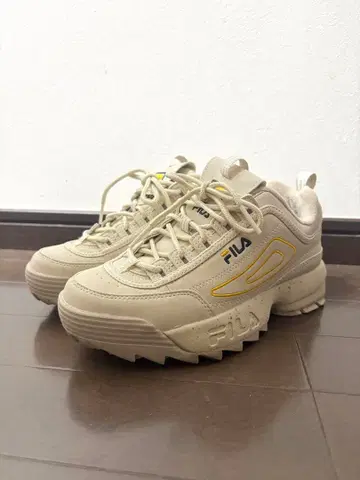 [컨디션 최상] FILA 스니커즈 24.5 인기 베이지