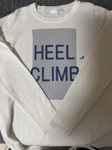 깔끔한 lCB 얇은 소재 니트 화이트