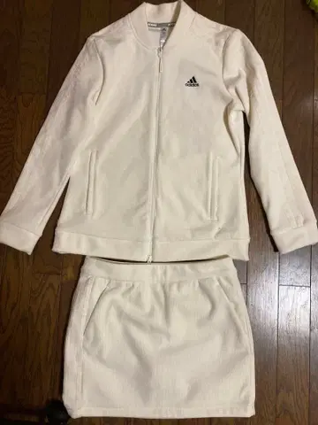 adidas 화이트 자켓과 스커트 세트