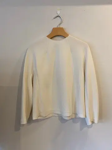 Ballsey 아이보리 긴팔 티셔츠 블라우스