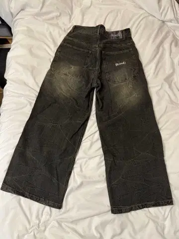 BLESSU 다크 그레이 와이드 팬츠