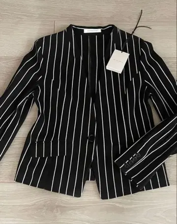 Pinky&Dianne 노카라 스트라이프 자켓