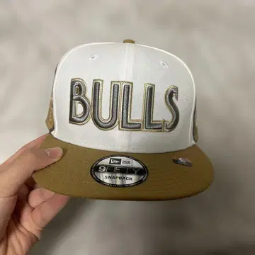 BULLS 스냅백 캡 화이트/브라운