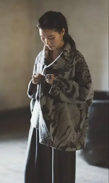 요건 레일 패턴 펠트 자켓