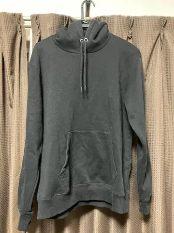 다크 그레이 후드 부착 후드티 M 사이즈