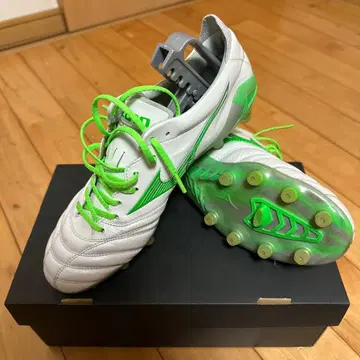 모렐리아 네오 4 26.0cm