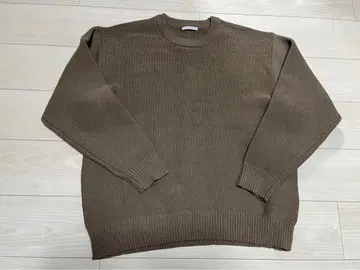 BAYFLOW 브라운 크루넥 니트