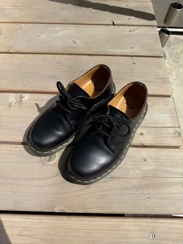 닥터마틴 3홀 로퍼